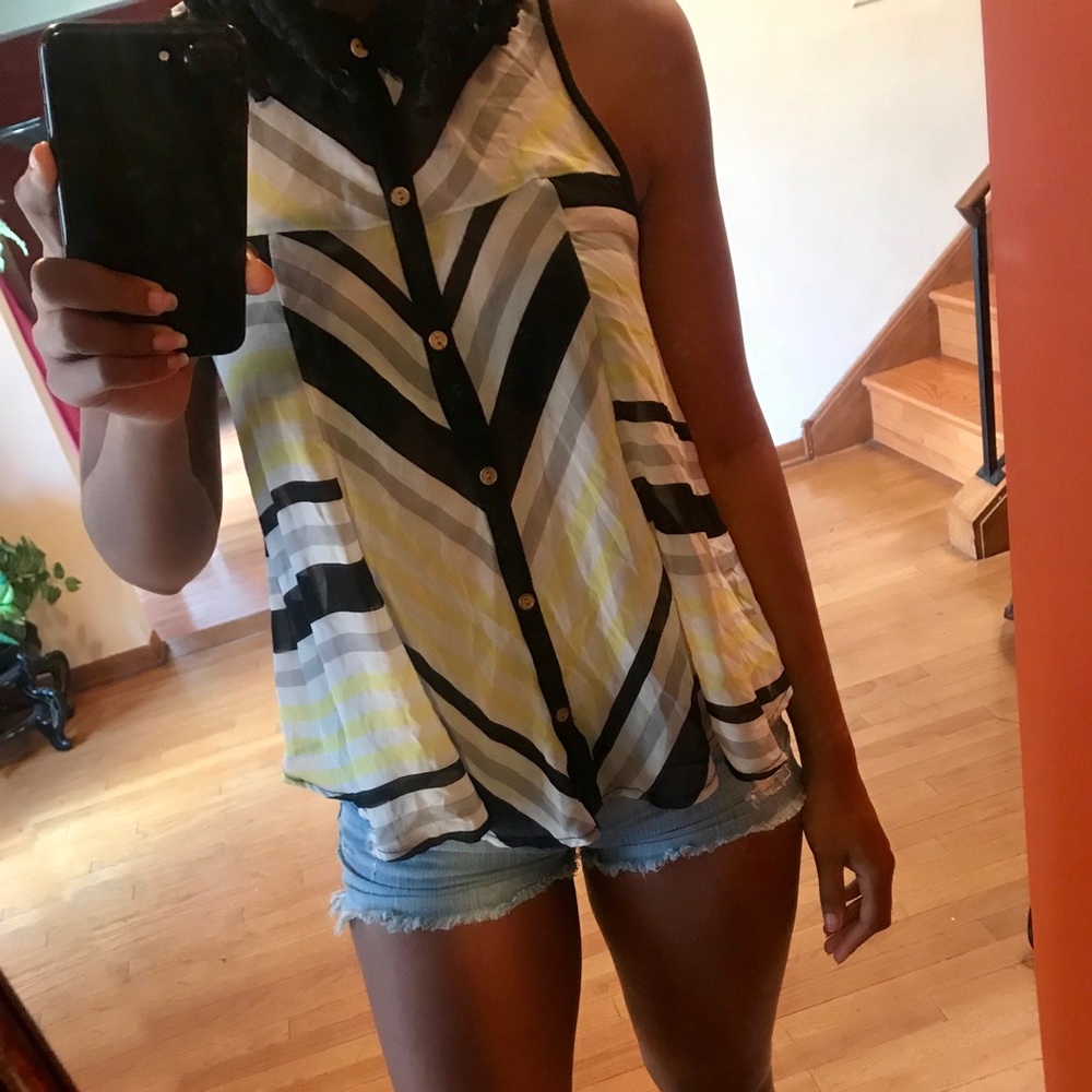 Summer Top - Picture 2 of 3